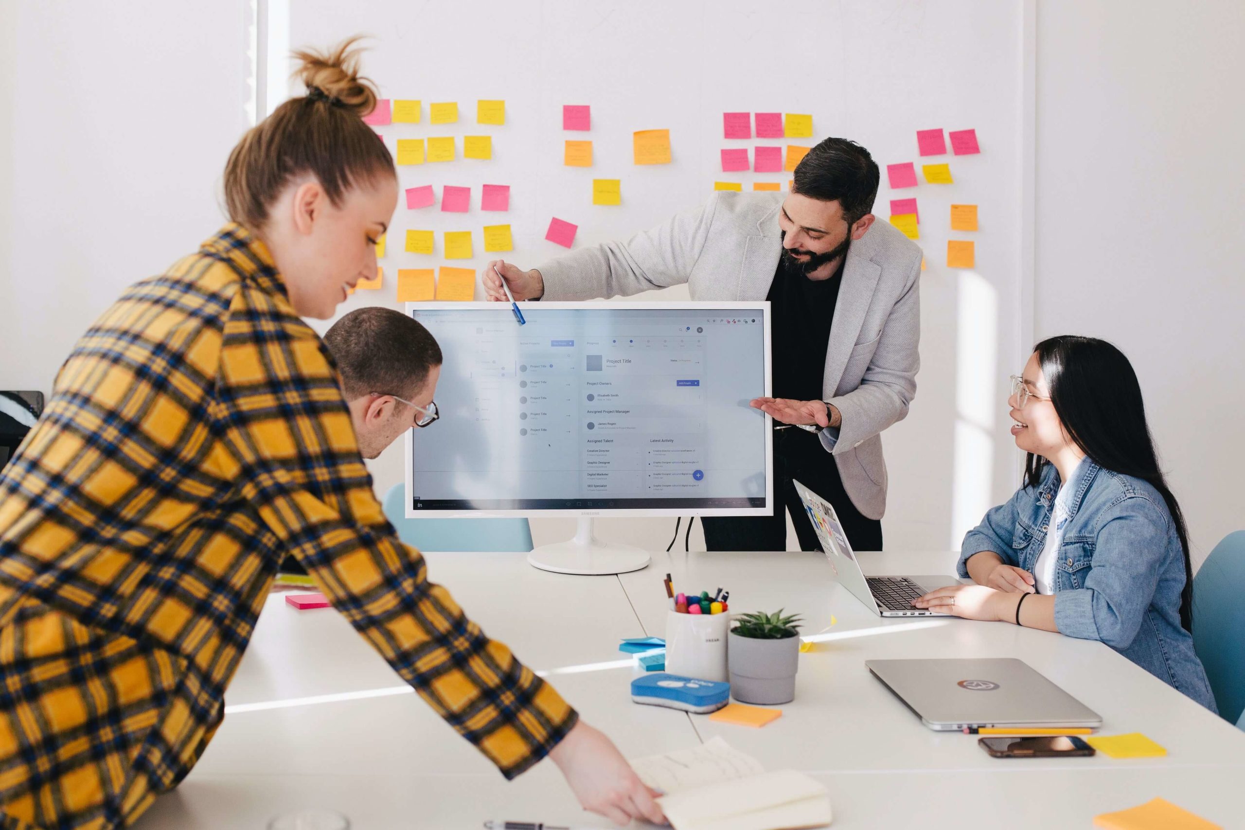 call center performance evaluations taking place in a small group